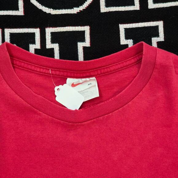 Y2K Nike Essential Shirt - Picture 3 of 5